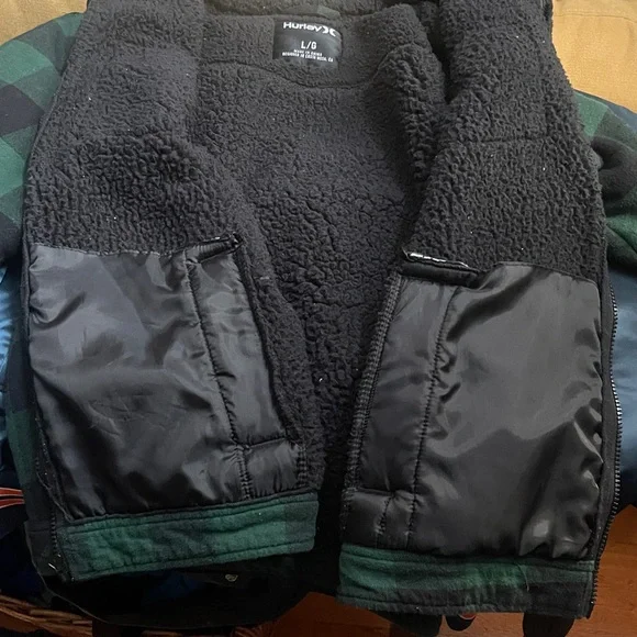 Hurley Men's Black and Green Checkered Plaid Fleece Lined Jacketed Large - Picture 5 of 5